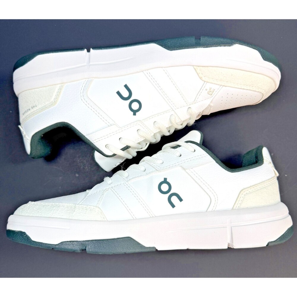 On The Roger Clubhouse Womens 8.5 Medium White Evergreen Tennis Shoes Sneakers
